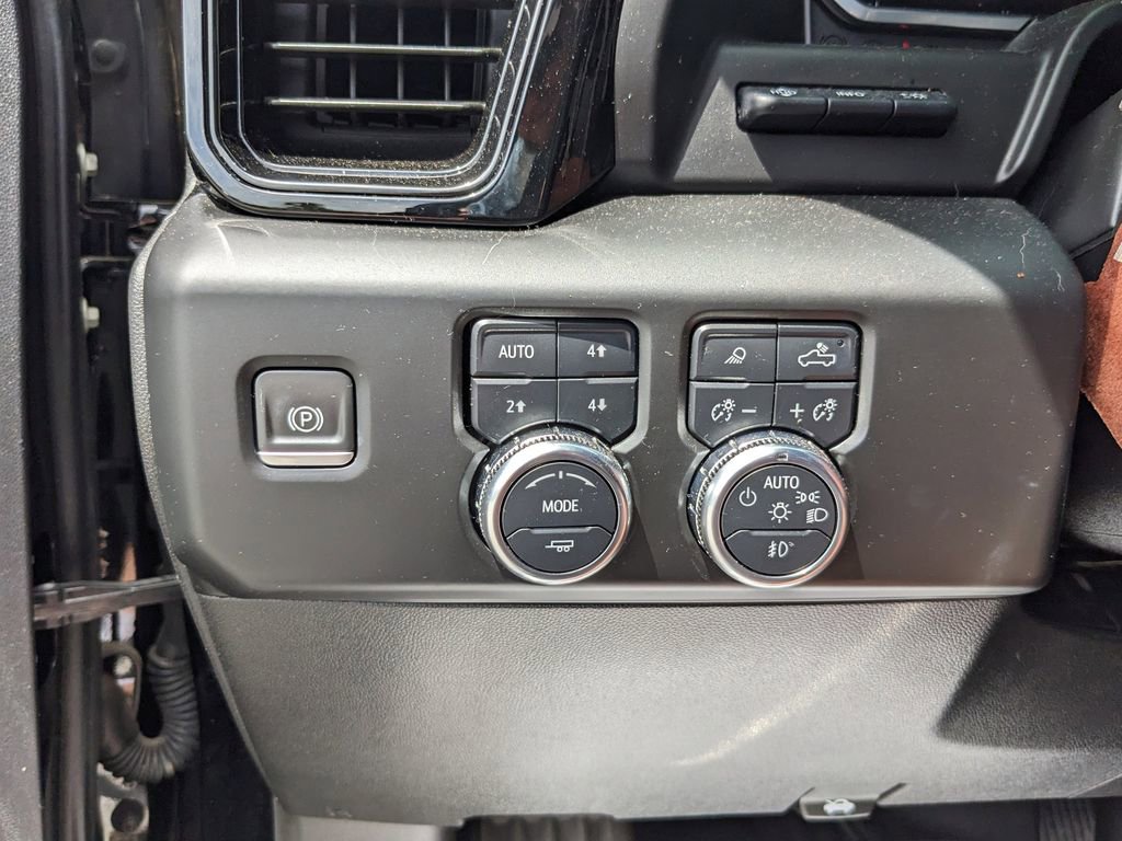 Used 2022 GMC Sierra 1500 AT4 w/ AT4 Premium Package AWD/4WD image 24