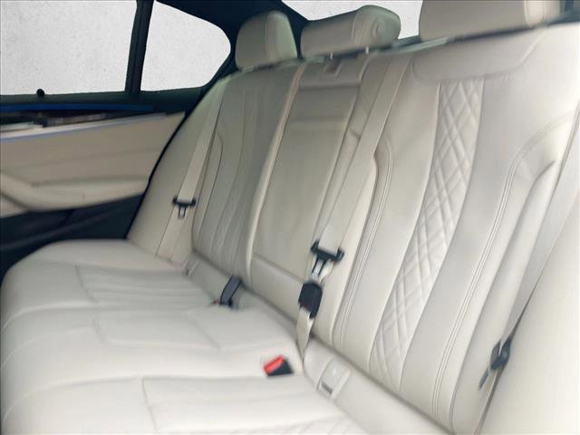 Used 2023 BMW 530e xDrive w/ Executive Package image 19