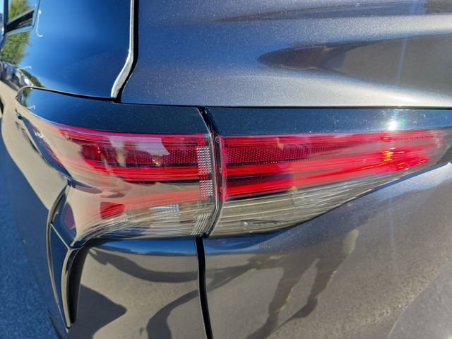 Certified 2025 Toyota Sienna XSE image 36