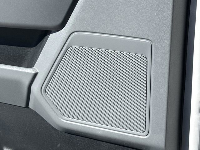 Used 2022 Ford F150 Lightning XLT image 31