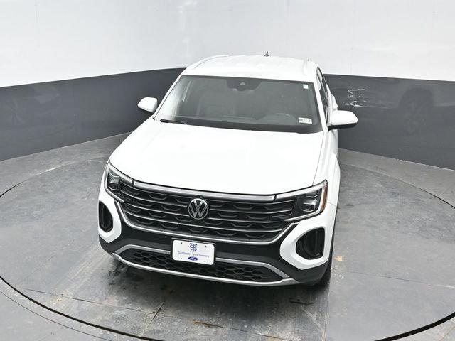 Used 2025 Volkswagen Atlas Cross Sport SE image 17