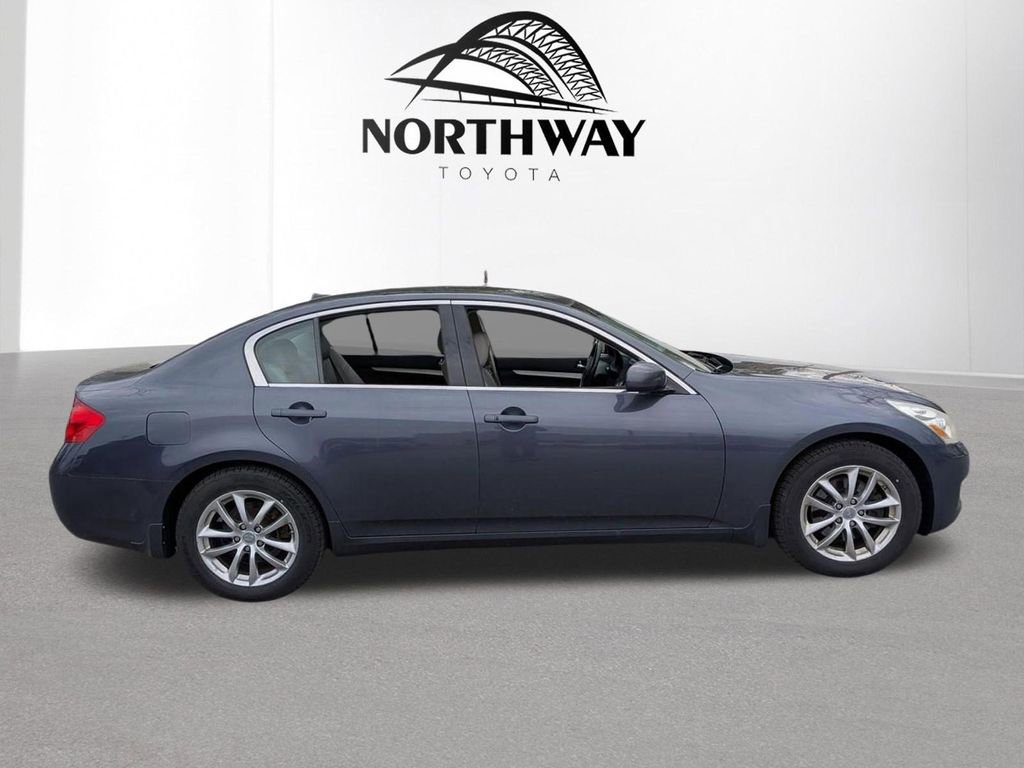 Used 2008 INFINITI G35 x Sedan w/ Premium Pkg image 3