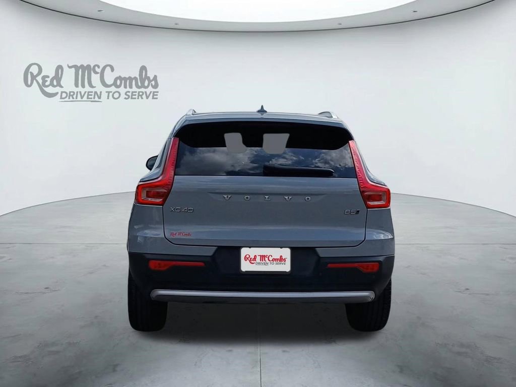 Used 2024 Volvo XC40 B5 Core AWD/4WD image 4
