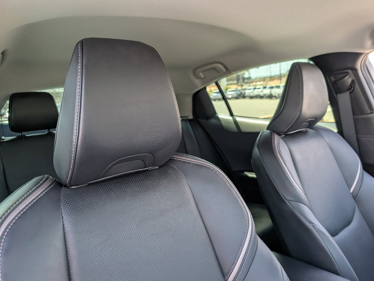Used 2023 Toyota Prius XLE FWD image 3