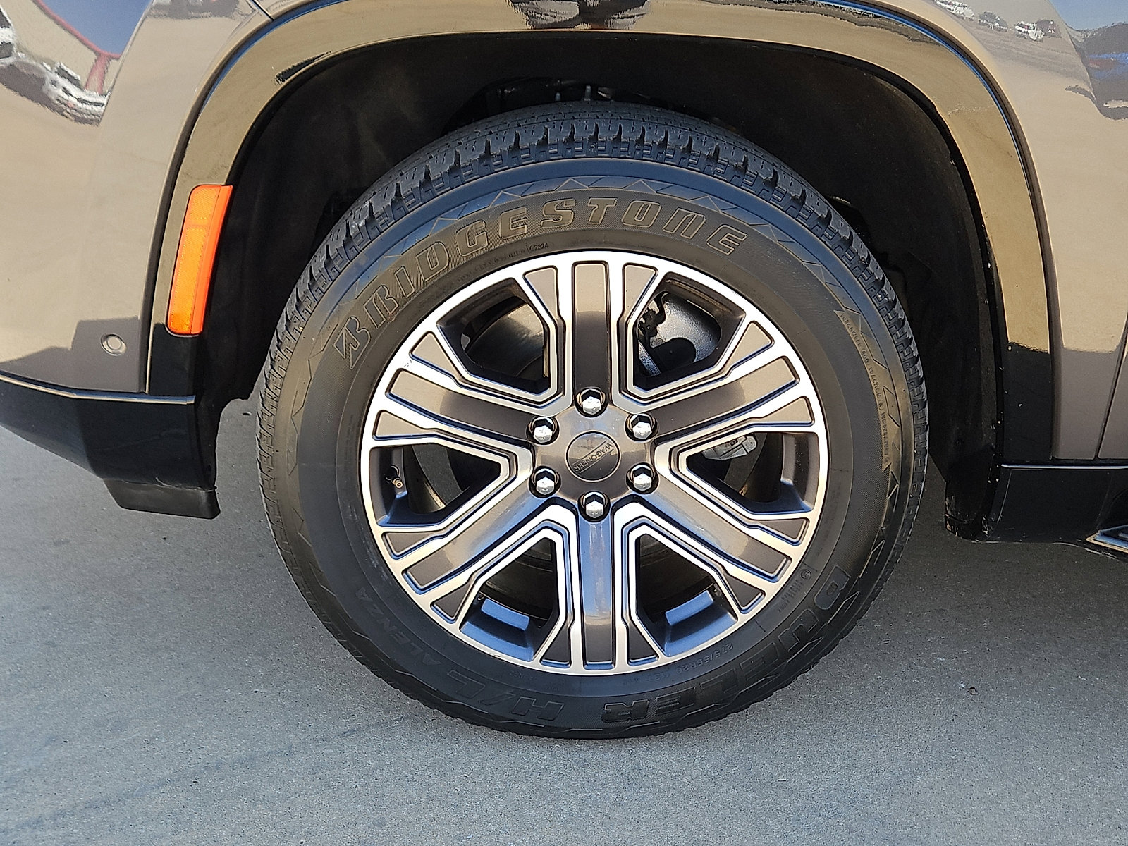 Used 2024 Jeep Wagoneer L Series II w/ Flexible Seating Group image 5