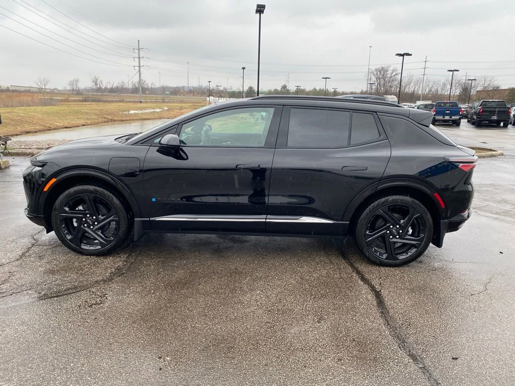 New 2025 Chevrolet Equinox EV RS image 4