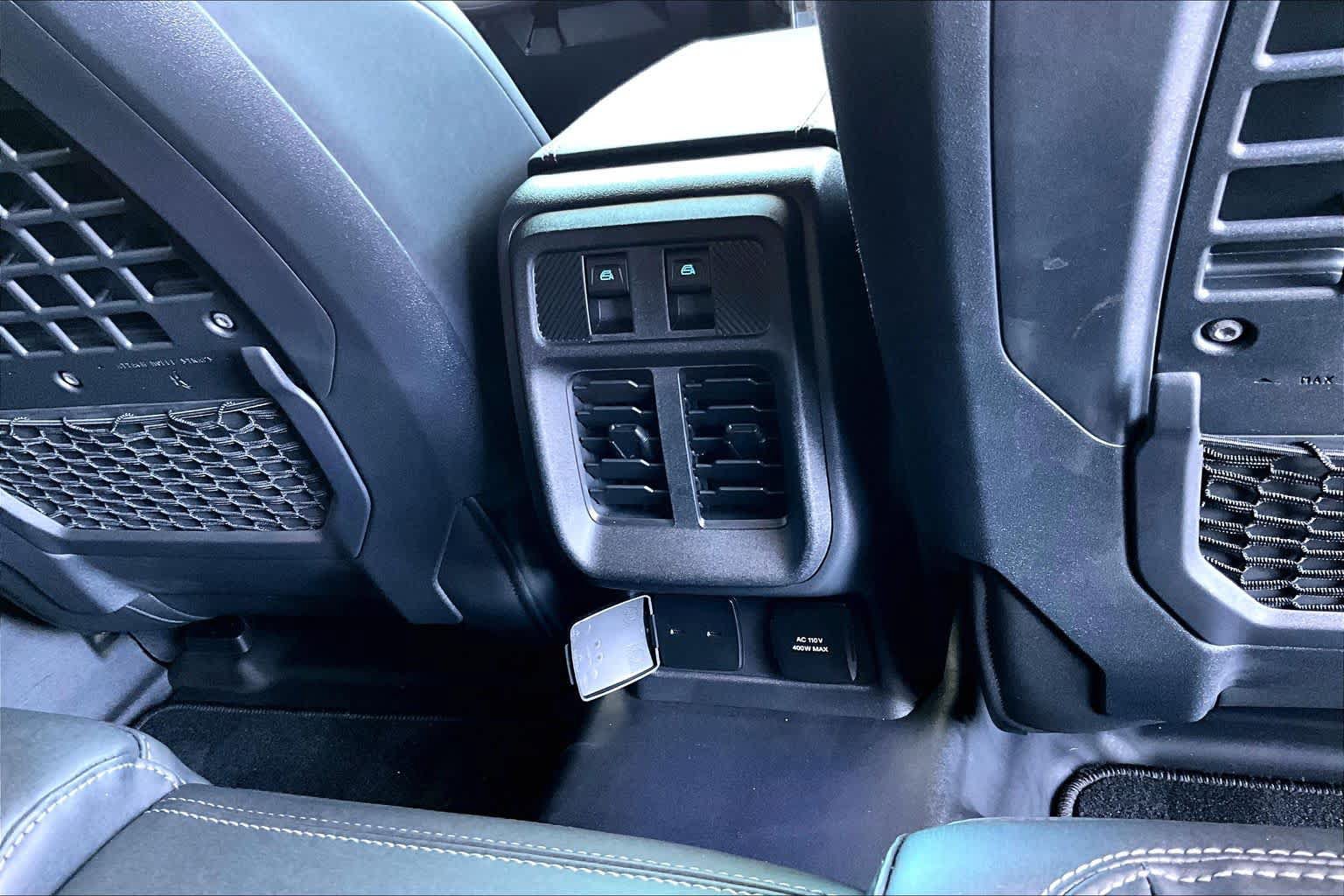 Used 2025 Ford Bronco Badlands AWD/4WD image 31
