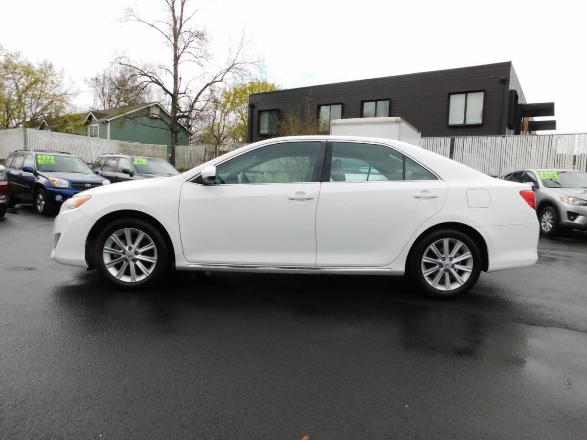 Used 2012 Toyota Camry XLE w/ Leather Pkg image 23