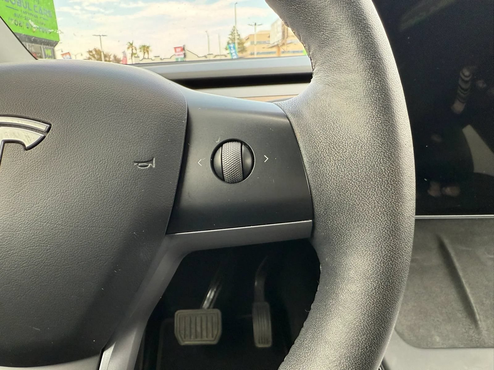 Used 2023 Tesla Model Y Long Range AWD/4WD image 28