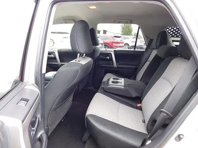 Used 2016 Toyota 4Runner SR5 image 10