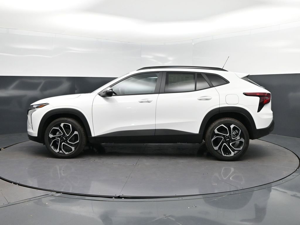 New 2026 Chevrolet Trax RS w/ Sunroof Package FWD image 4
