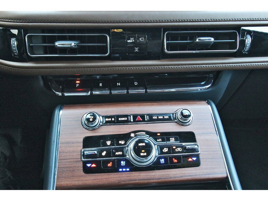 Used 2024 Lincoln Aviator Reserve w/ Elements Package Plus RWD image 26