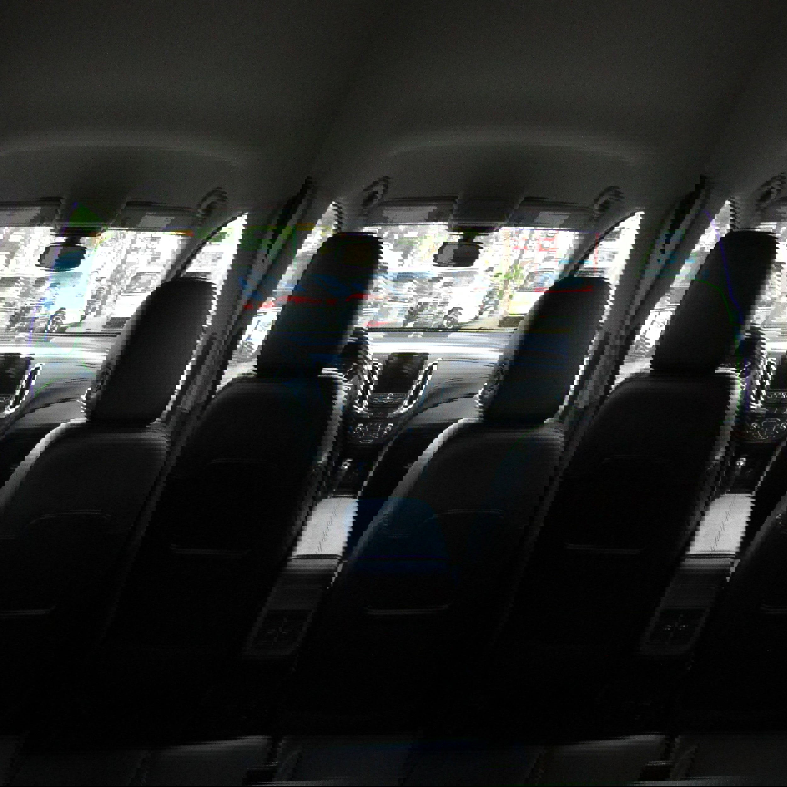 Used 2018 Chevrolet Equinox Premier image 11