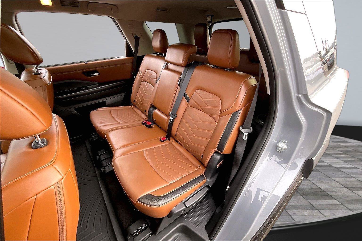 Certified 2023 Nissan Pathfinder Platinum w/ Cargo Package AWD/4WD image 27