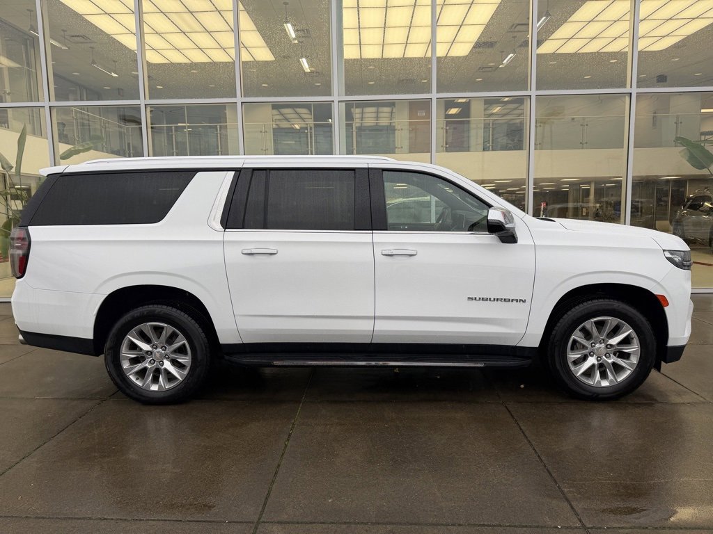 Used 2023 Chevrolet Suburban Premier image 8
