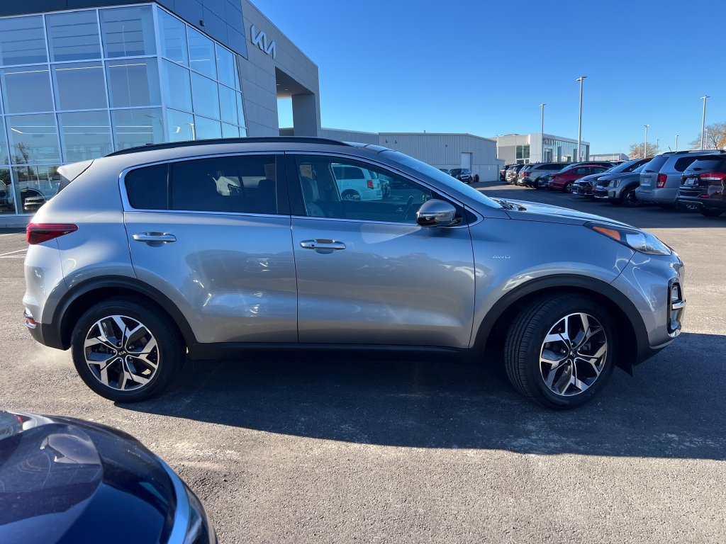 Certified 2021 Kia Sportage EX w/ EX Technology Package AWD/4WD image 3