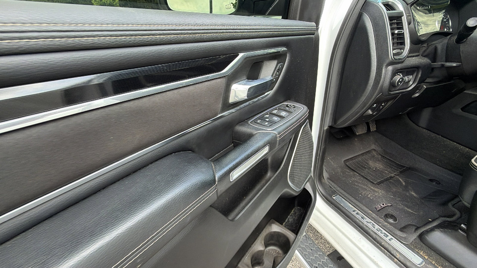Used 2021 RAM 1500 Laramie w/ Sport Appearance Package RWD image 15