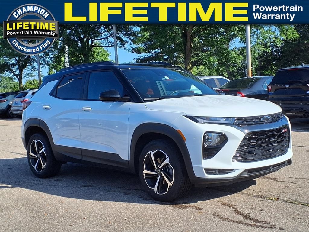 Used 2023 Chevrolet TrailBlazer RS w/ Convenience Package AWD/4WD image 3