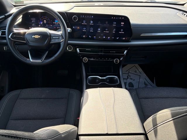 Used 2025 Chevrolet Traverse LT image 33