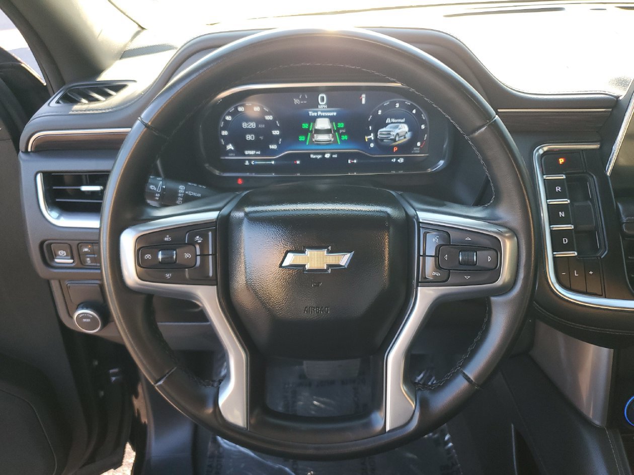 Used 2024 Chevrolet Suburban LT RWD image 19