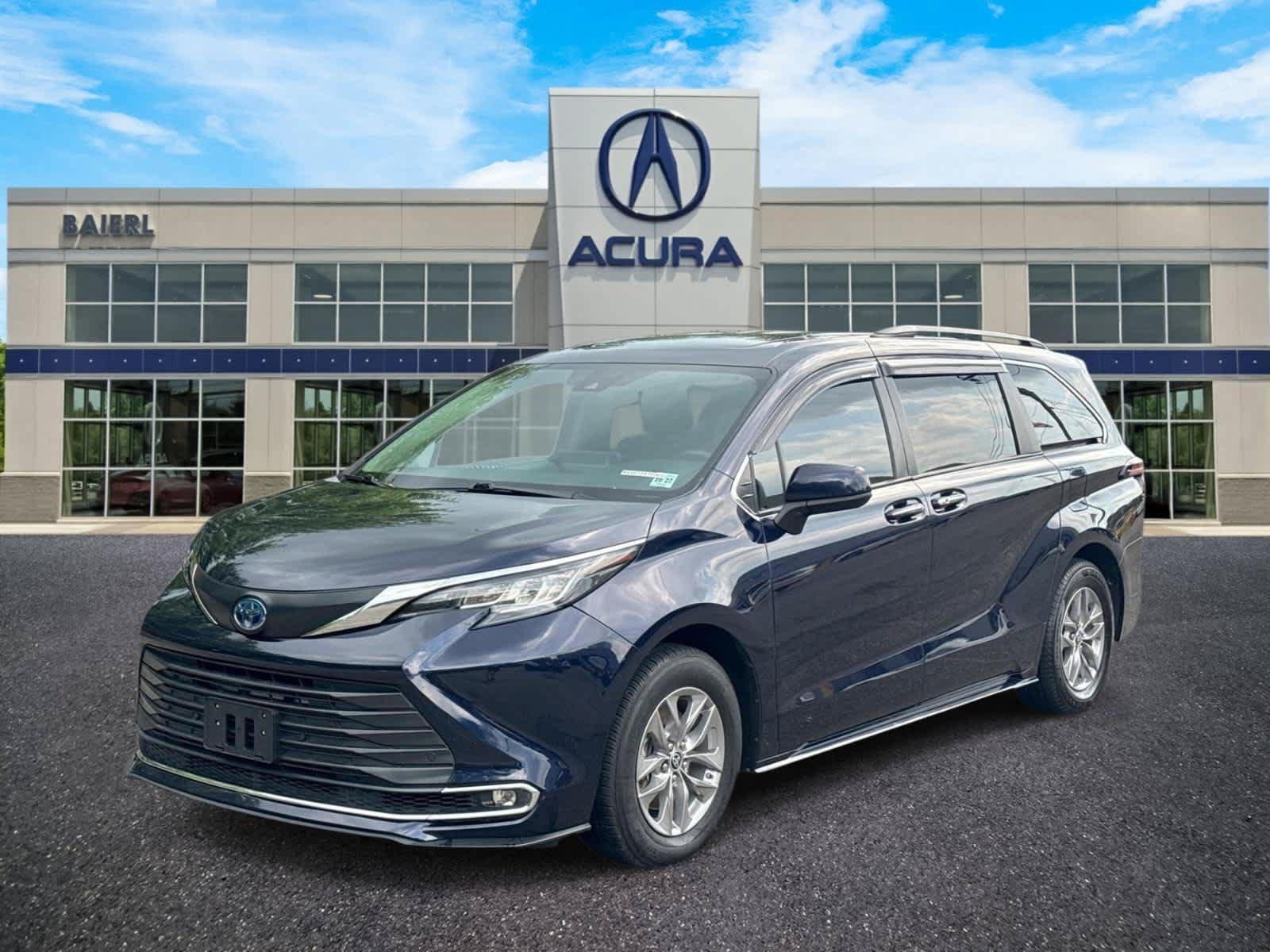 Used 2022 Toyota Sienna XLE