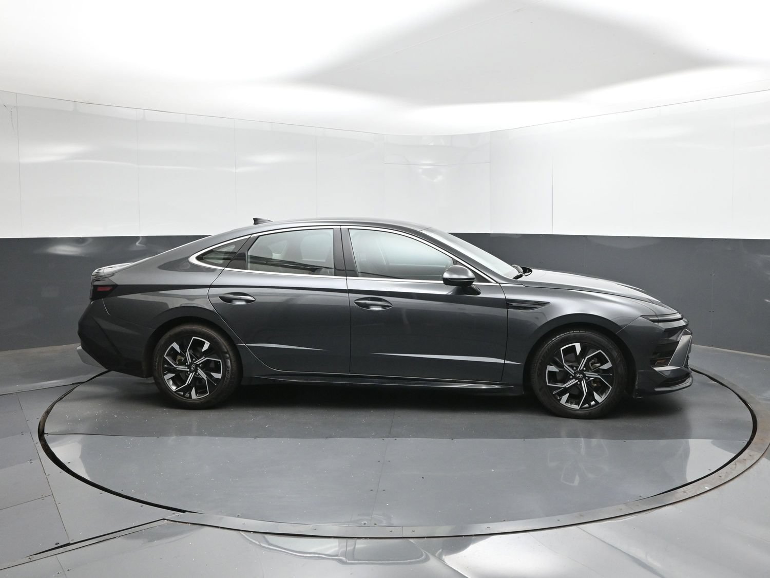 Used 2025 Hyundai Sonata SEL FWD image 15