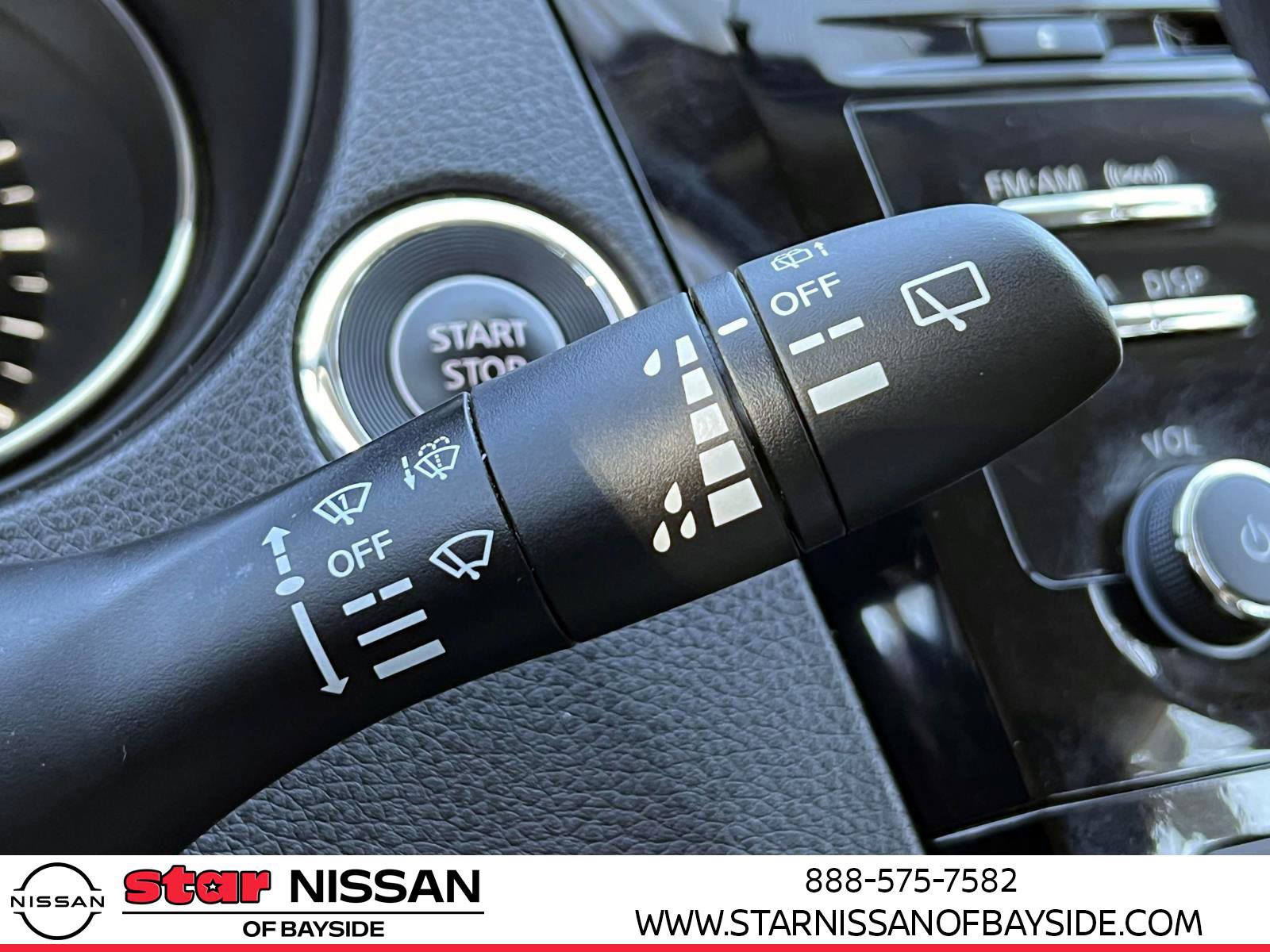 Used 2017 Nissan Rogue Sport SV AWD/4WD image 23