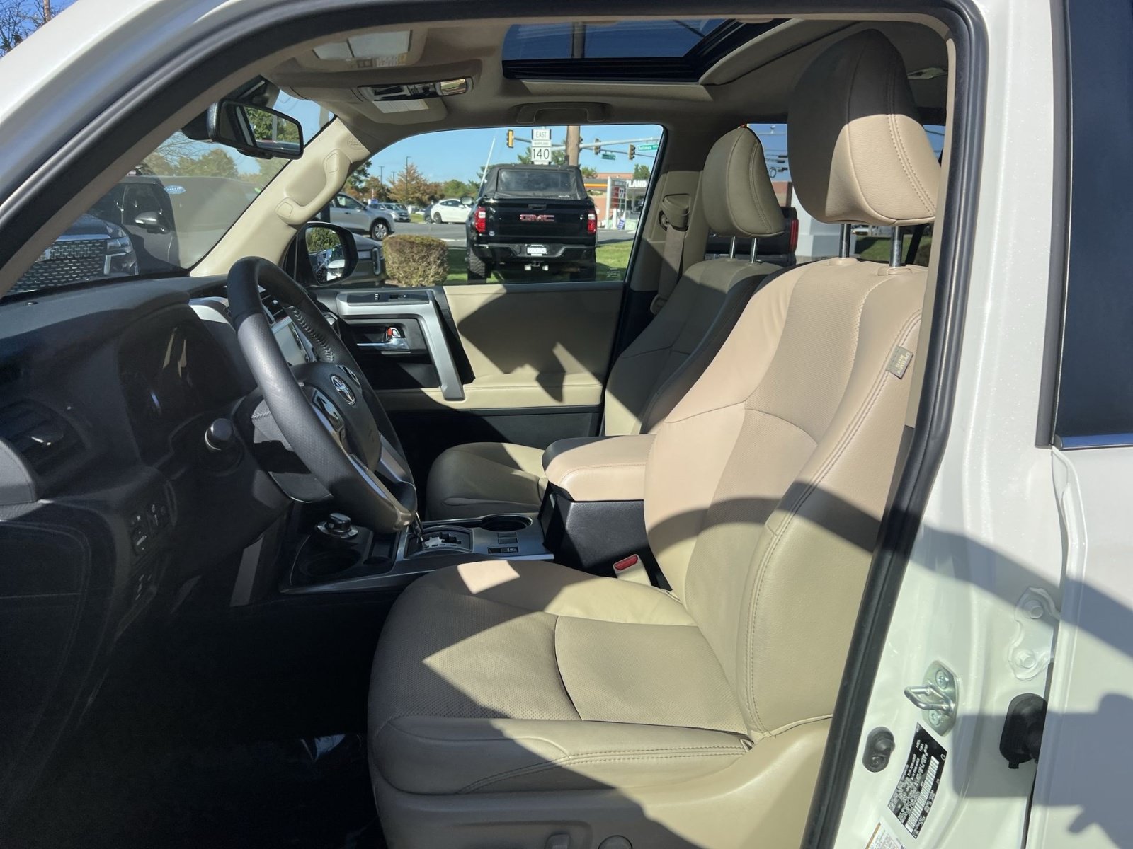 Used 2022 Toyota 4Runner Limited AWD/4WD image 13