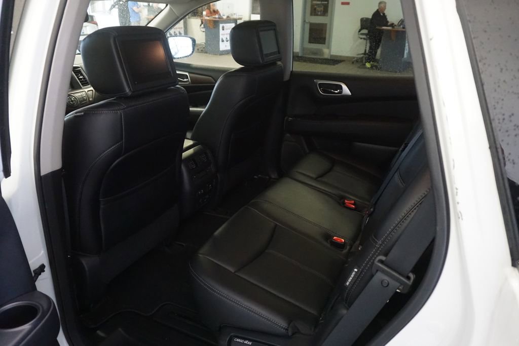 Used 2019 Nissan Pathfinder Platinum image 22