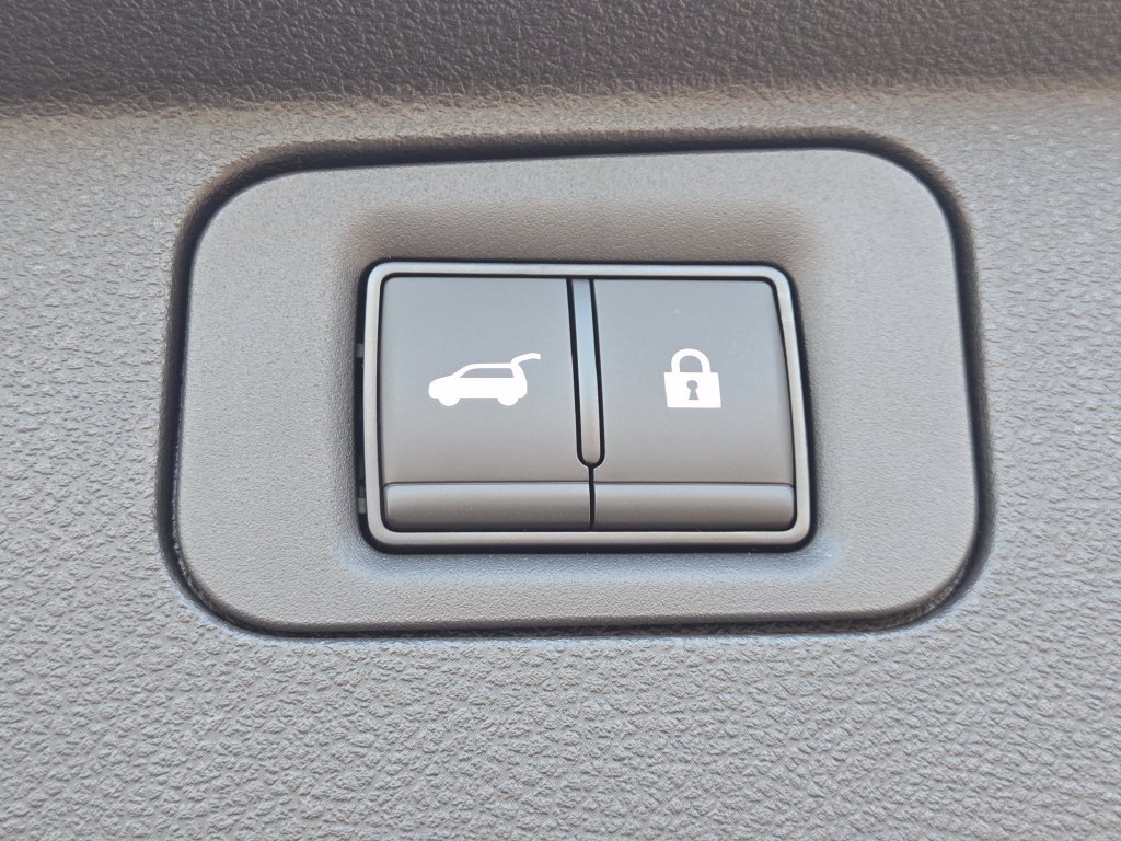 New 2026 Nissan Armada SL w/ Captain's Chari Seat Package AWD/4WD image 16