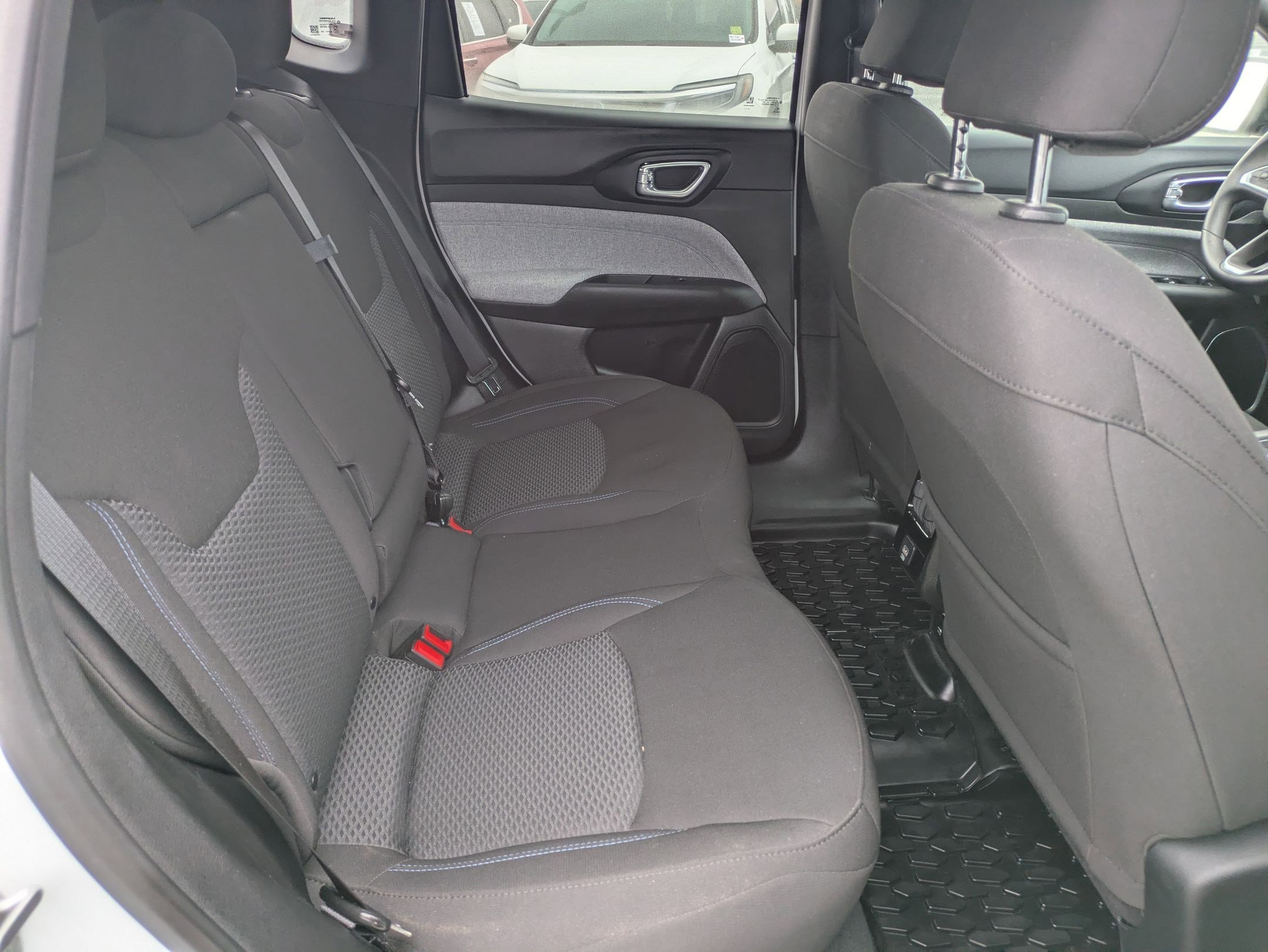 Used 2025 Jeep Compass Sport image 24