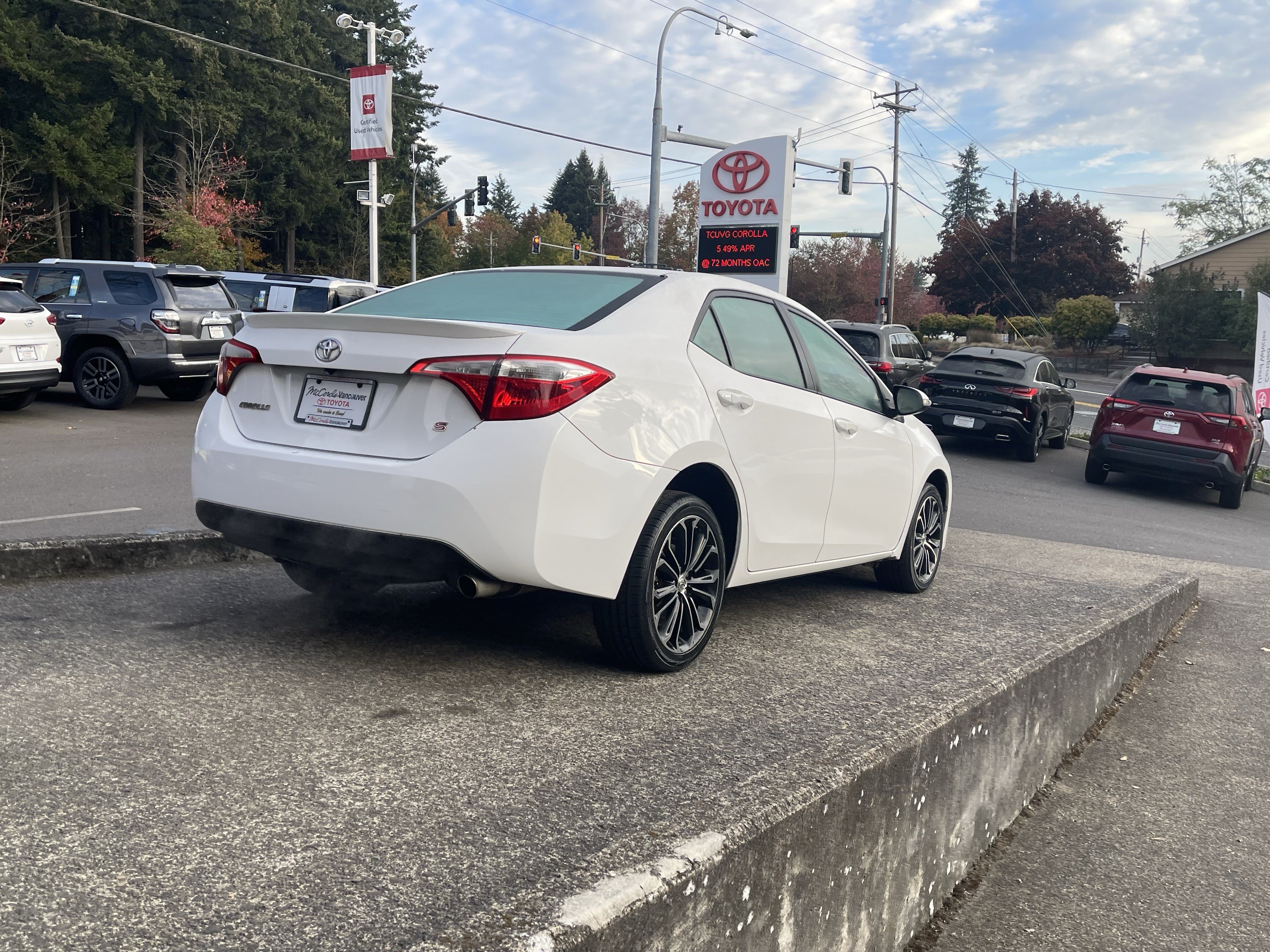 Used 2015 Toyota Corolla S FWD image 8