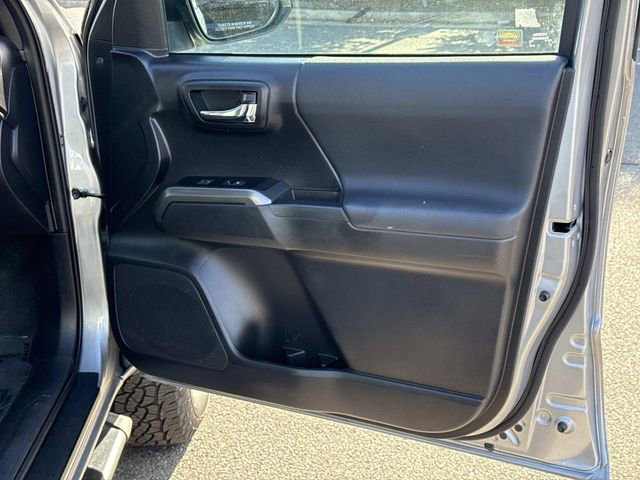 Used 2020 Toyota Tacoma TRD Off-Road w/ Technology Package image 8