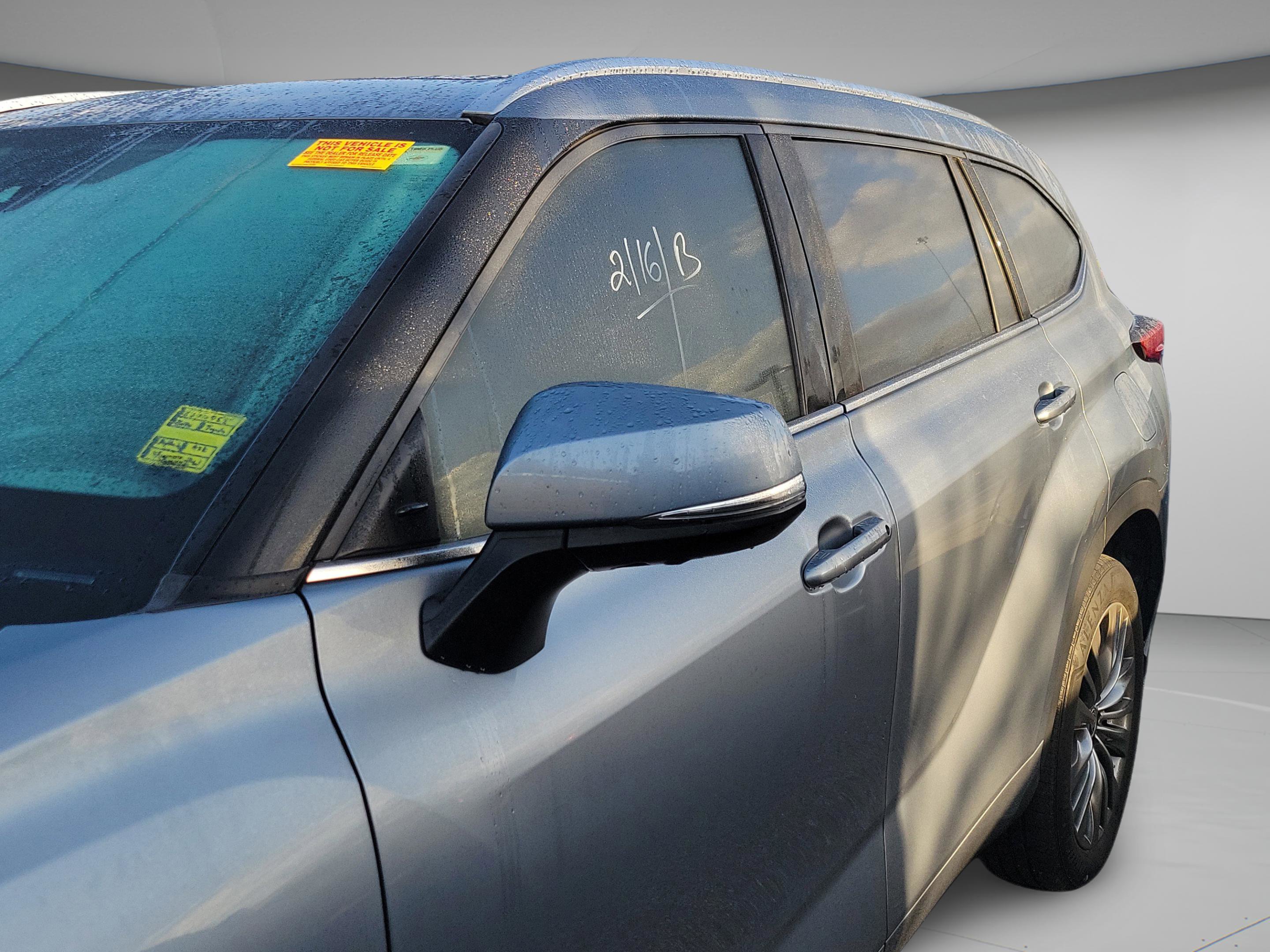 Used 2020 Toyota Highlander Platinum image 11