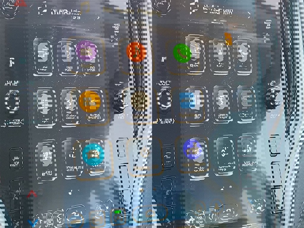 Used 2025 Subaru Outback Premium w/ Popular Package #1A image 19