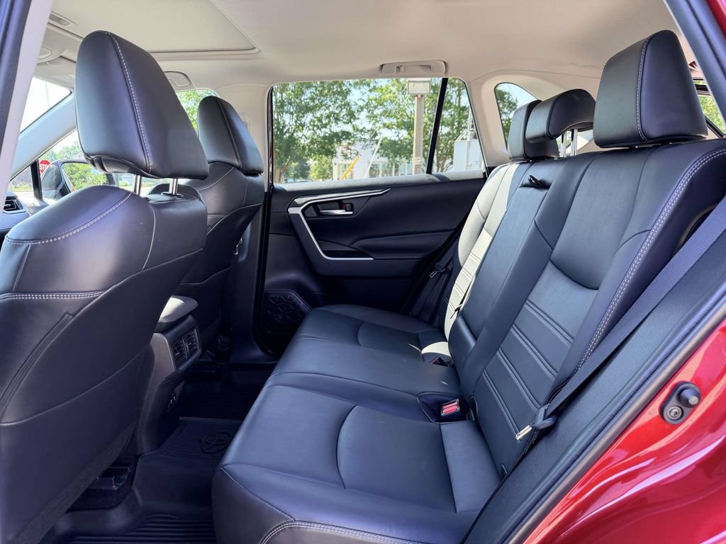 Certified 2020 Toyota RAV4 XLE Premium AWD/4WD image 15