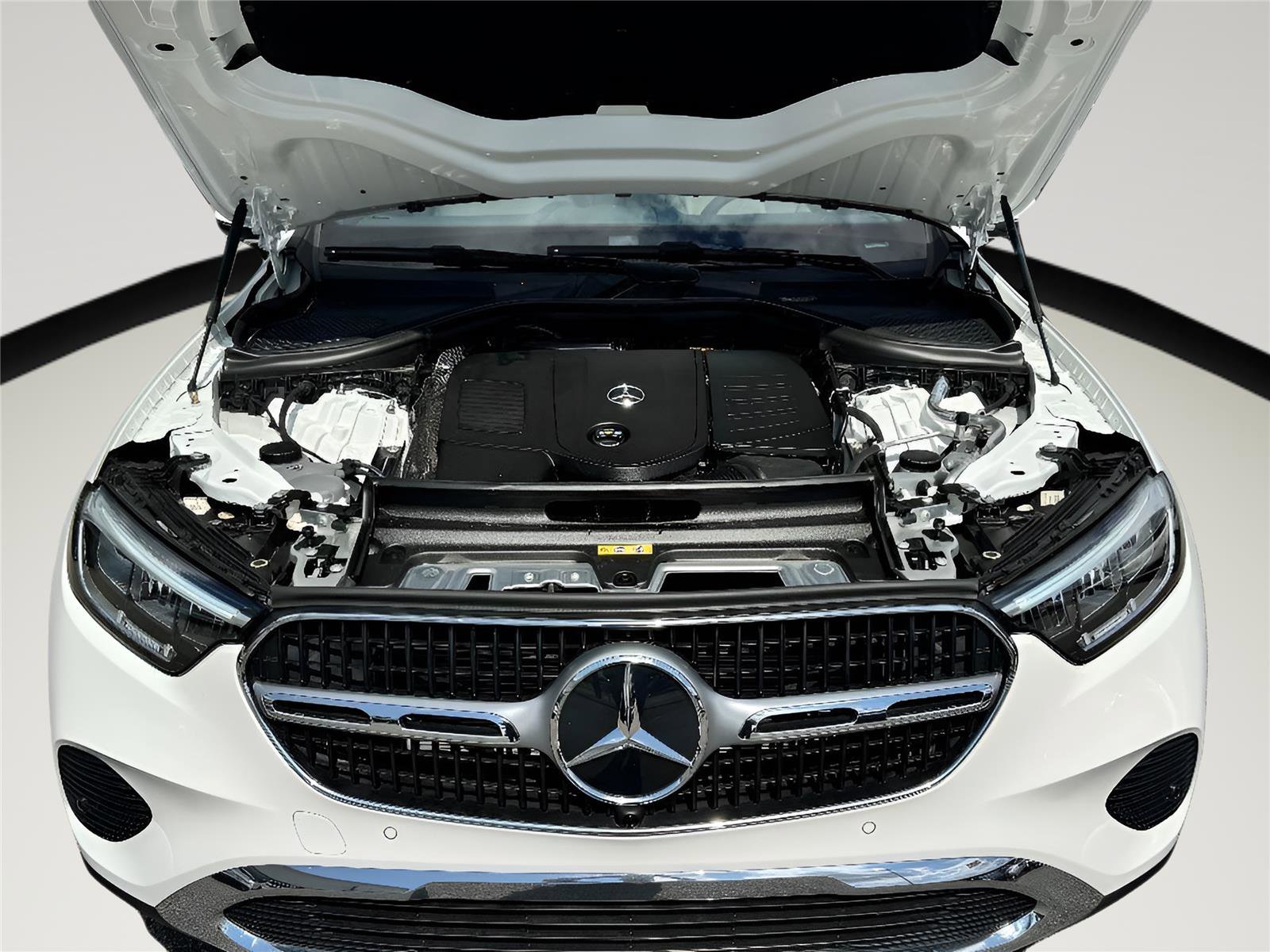 Used 2023 Mercedes-Benz GLC 300 4MATIC image 25