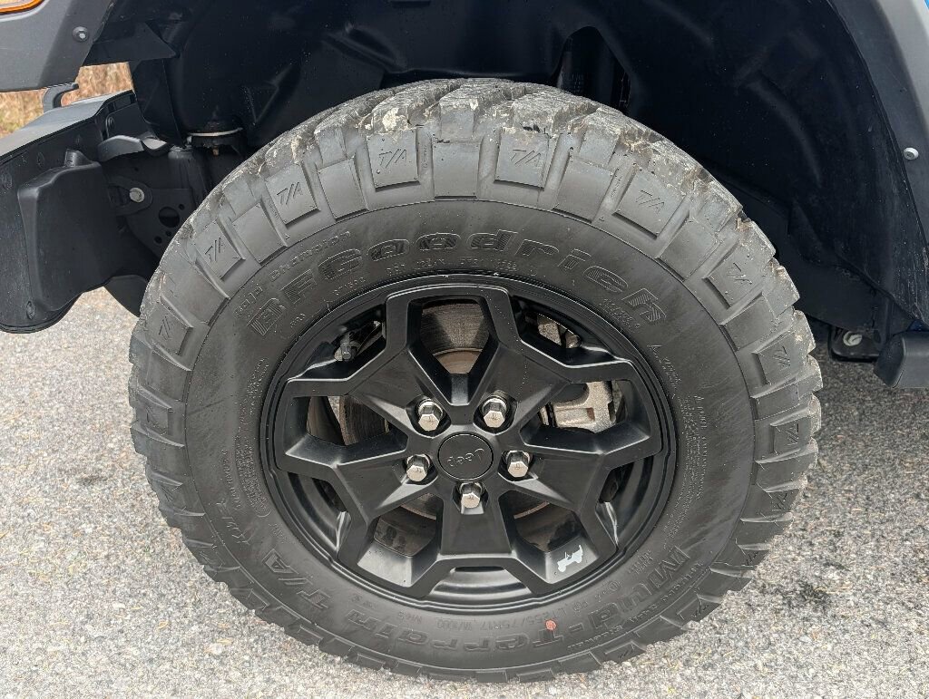 Used 2022 Jeep Gladiator Sport image 14