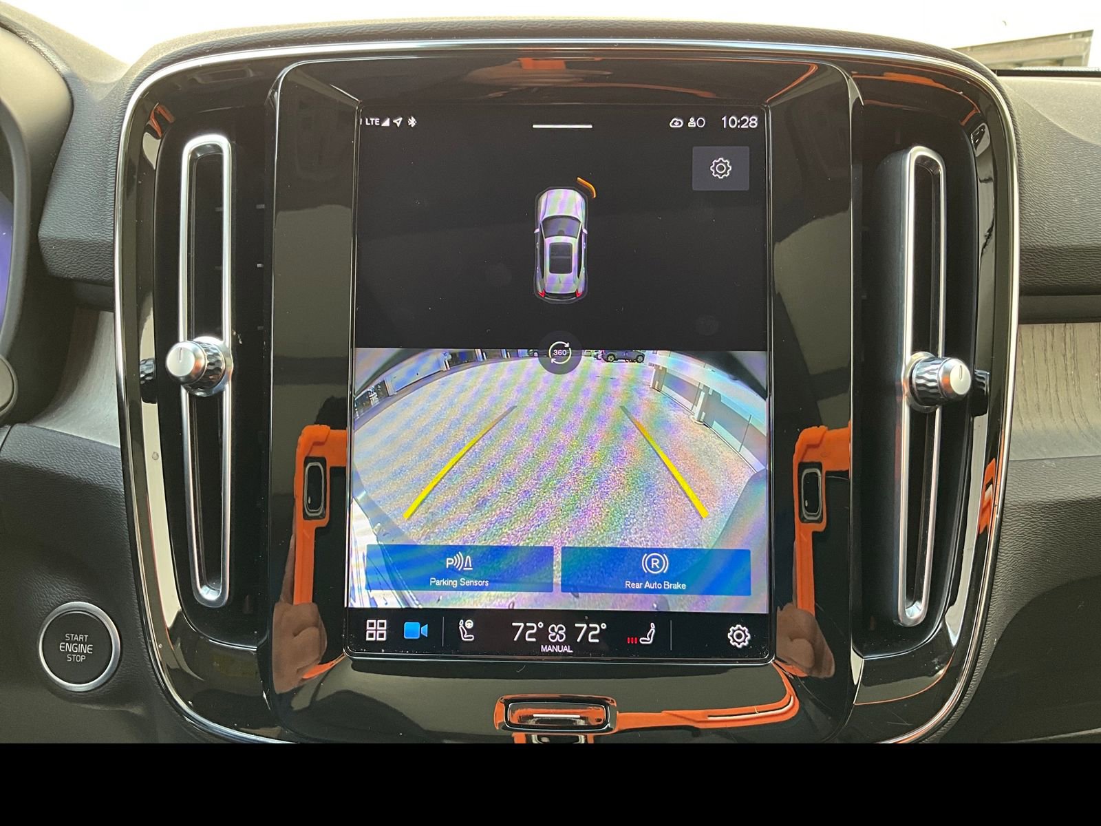 Certified 2023 Volvo XC40 B5 Plus w/ Driver Assist Package AWD/4WD image 7