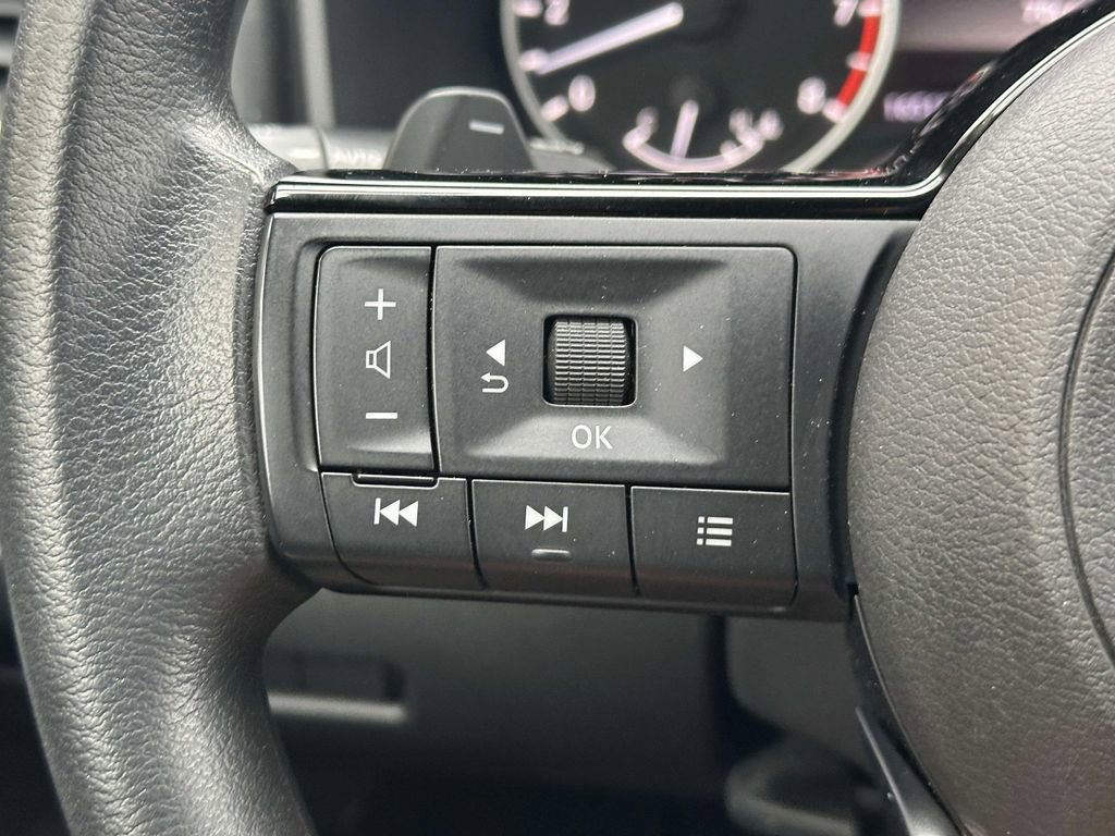 Certified 2022 Nissan Rogue SV image 24