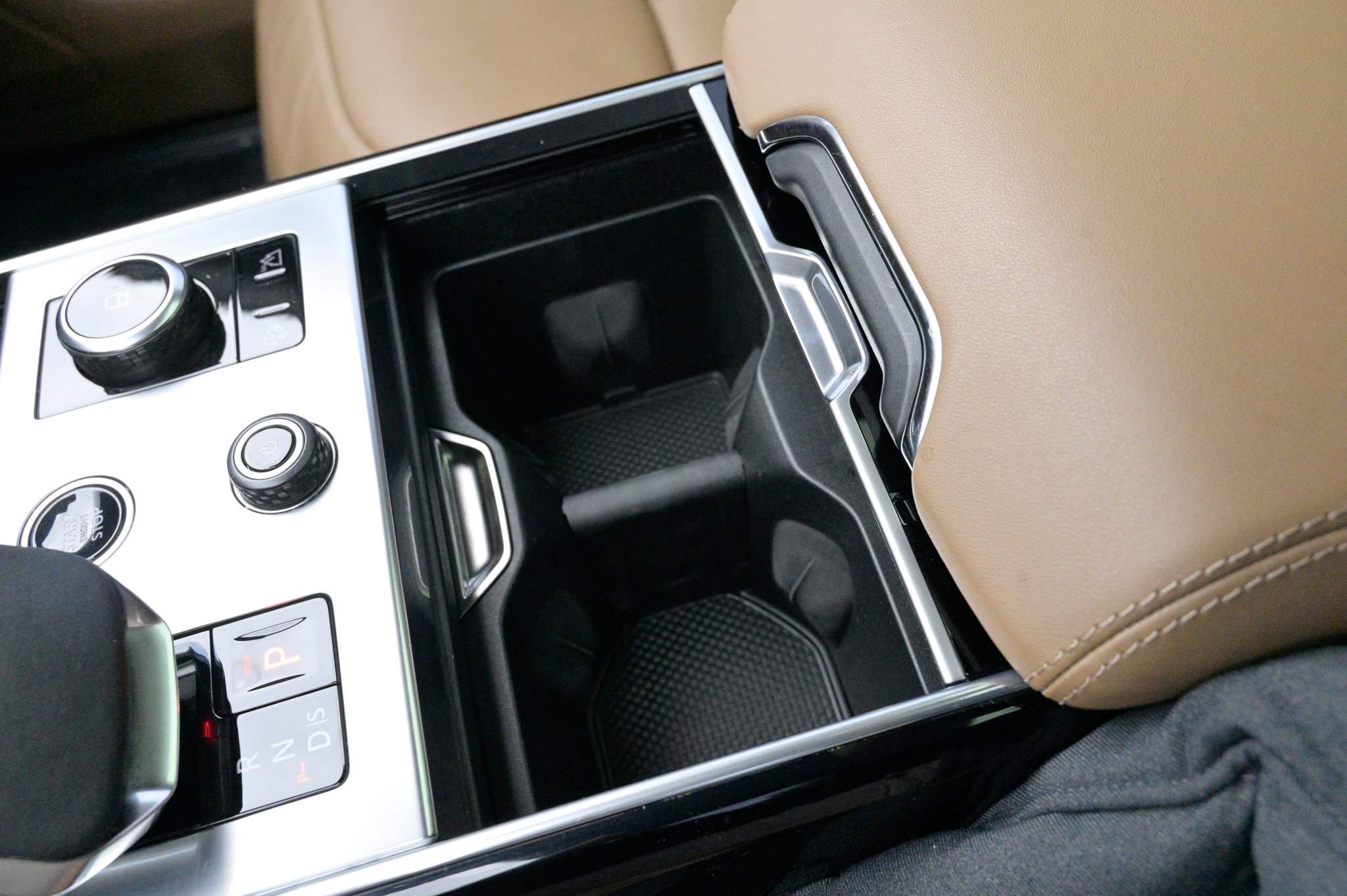 Used 2023 Land Rover Range Rover SE image 33