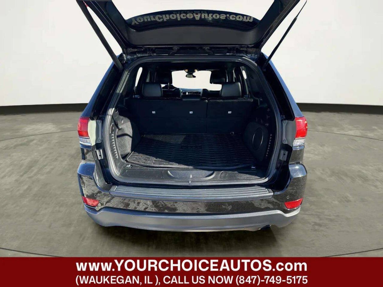 Used 2018 Jeep Grand Cherokee Laredo RWD image 15