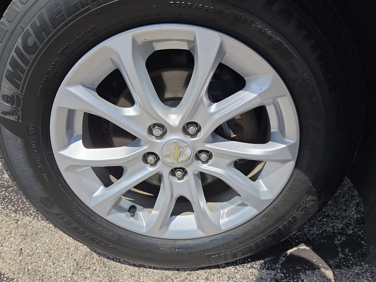 Used 2018 Chevrolet Equinox LT FWD image 12