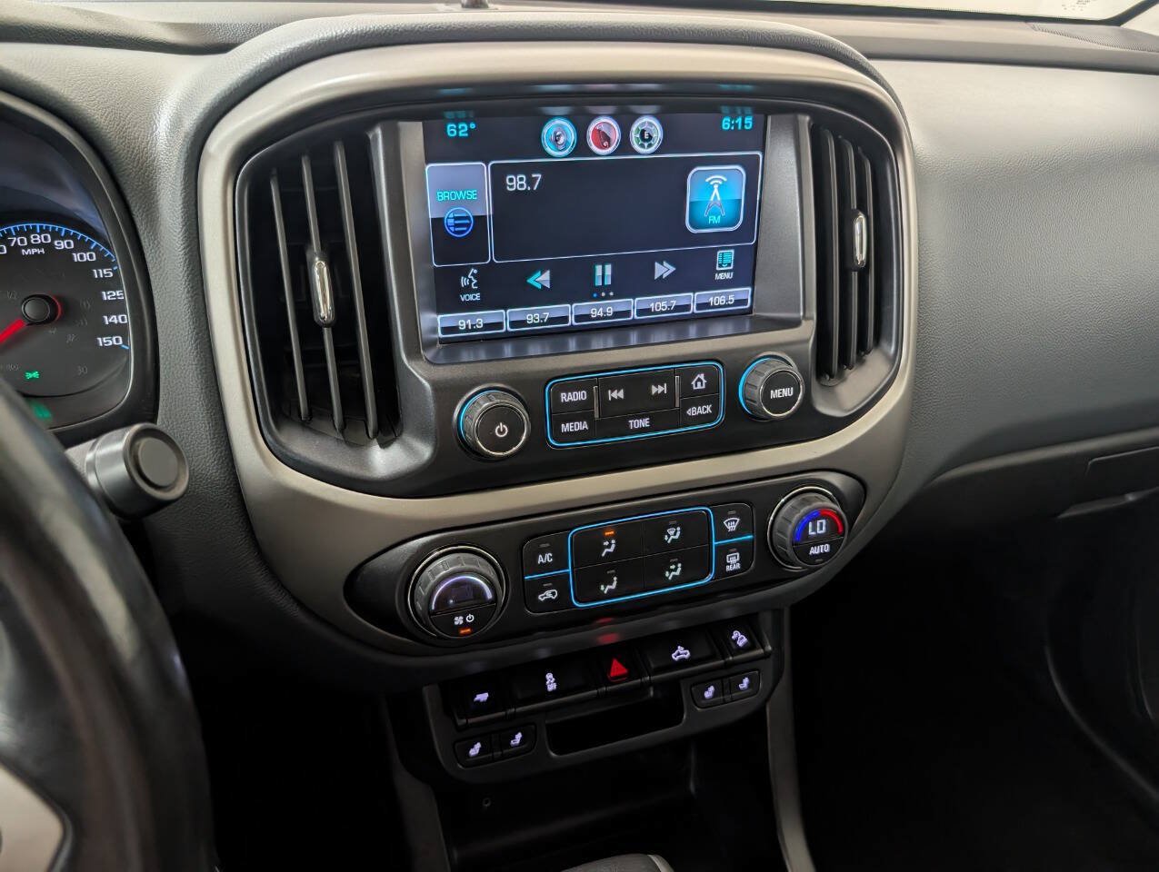 Used 2015 Chevrolet Colorado Z71 AWD/4WD image 10