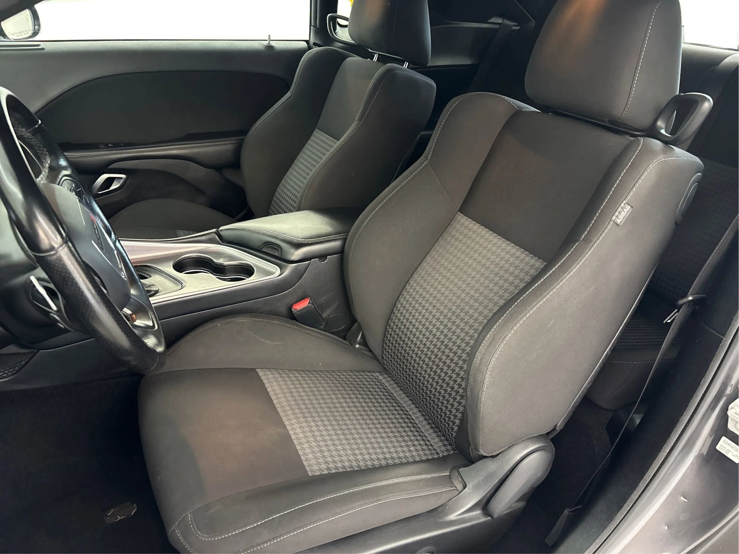 Used 2022 Dodge Challenger GT image 13