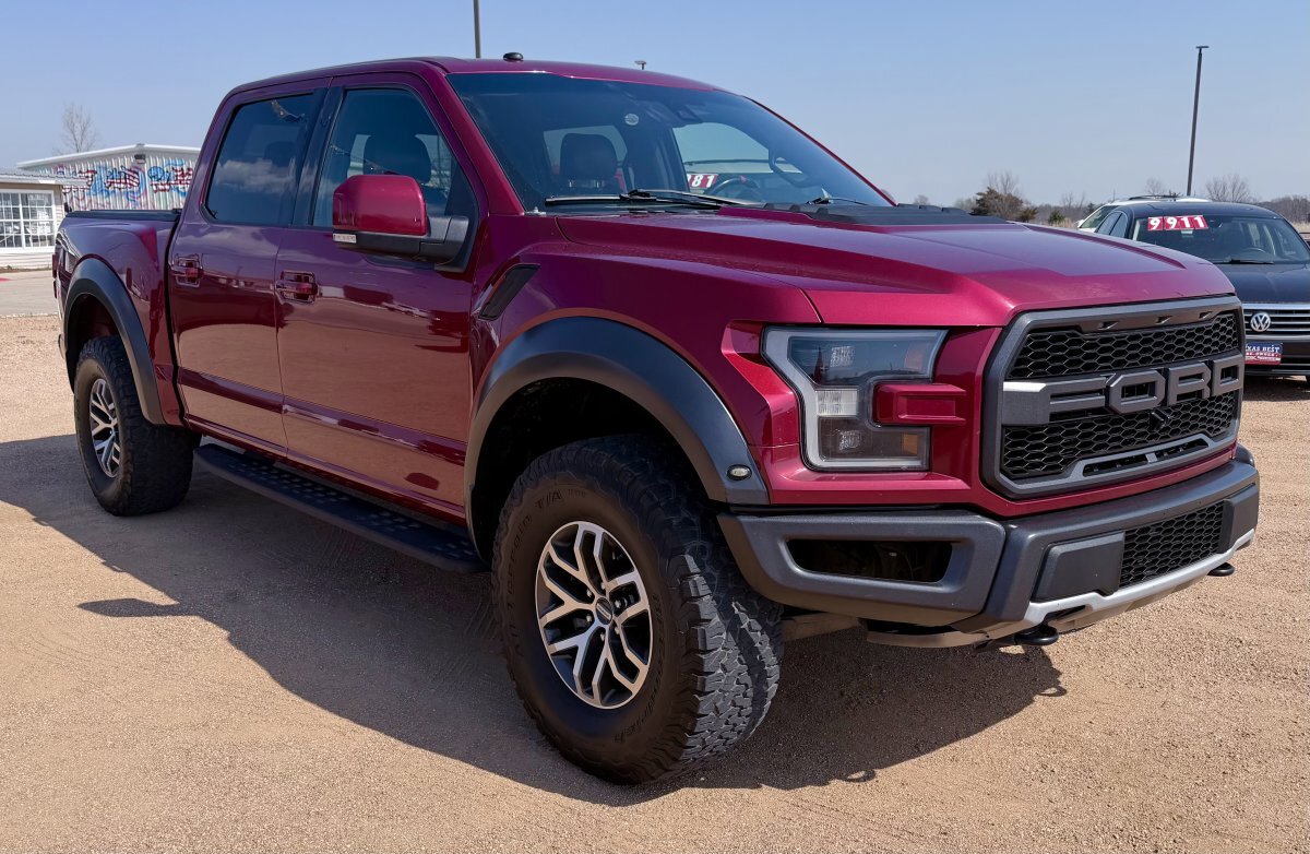 Used 2017 Ford F150 Raptor w/ Equipment Group 802A Luxury image 3