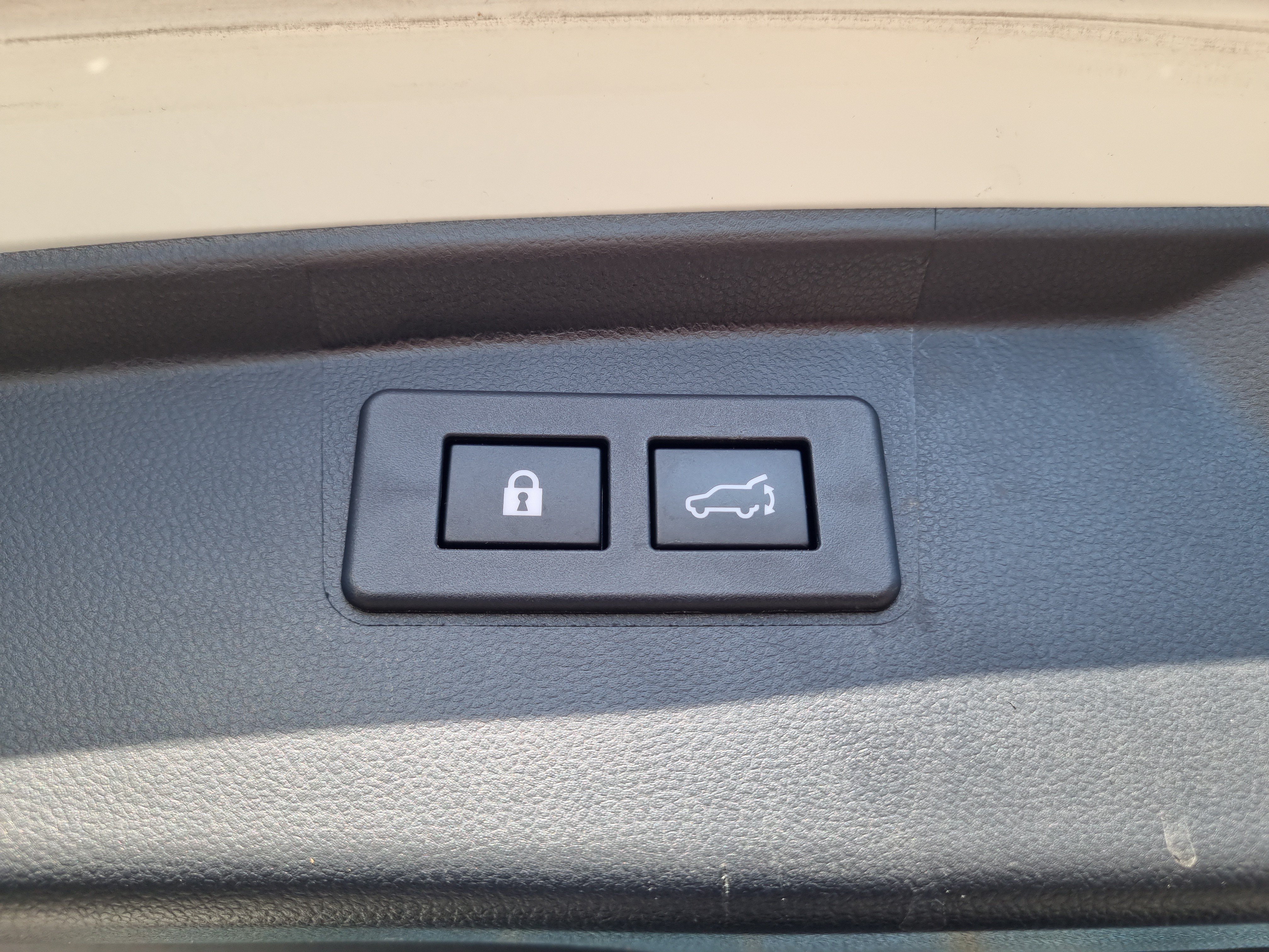 Used 2020 Subaru Outback Premium w/ Popular Package #1 AWD/4WD image 9