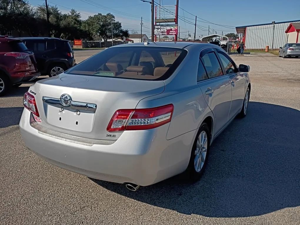 Used 2010 Toyota Camry XLE image 5