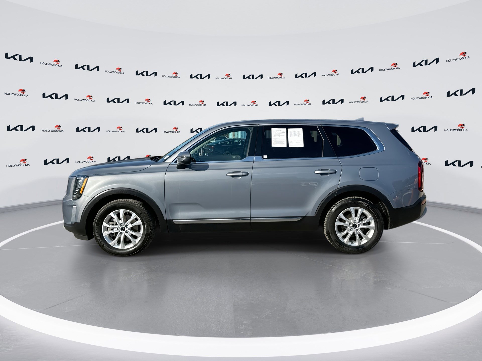 Certified 2020 Kia Telluride LX image 5