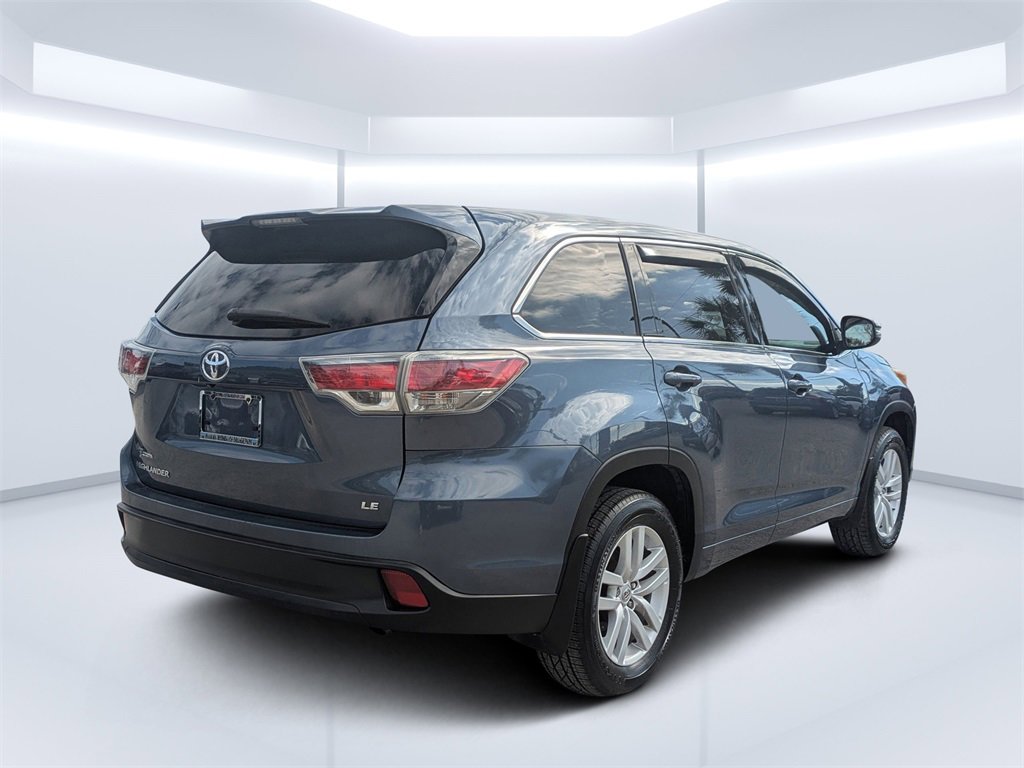 Used 2015 Toyota Highlander LE image 3